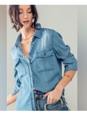 Pilcro Anthropologie | The Cate Classic Chambray Button Down Shirt Blue XS